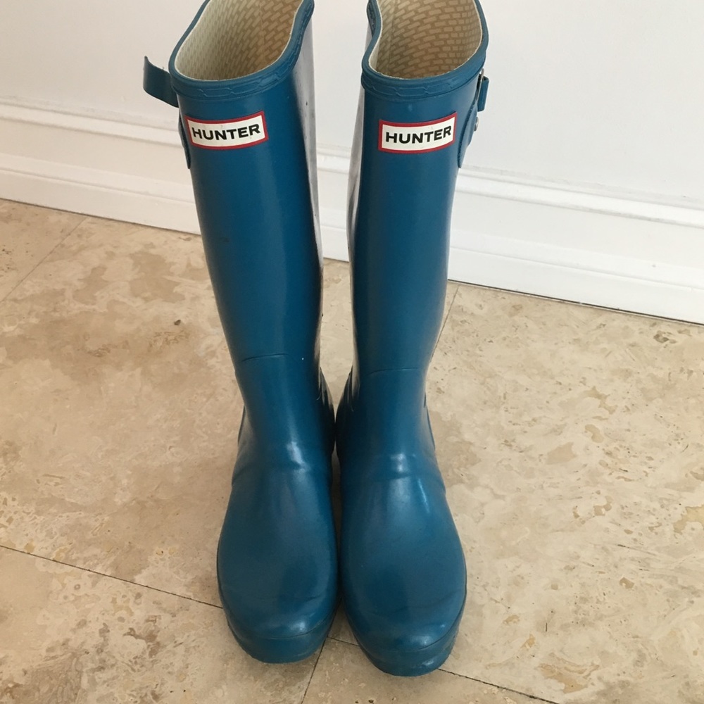 Hunter ocean blue glossy size seven boots - Picture 2 of 5
